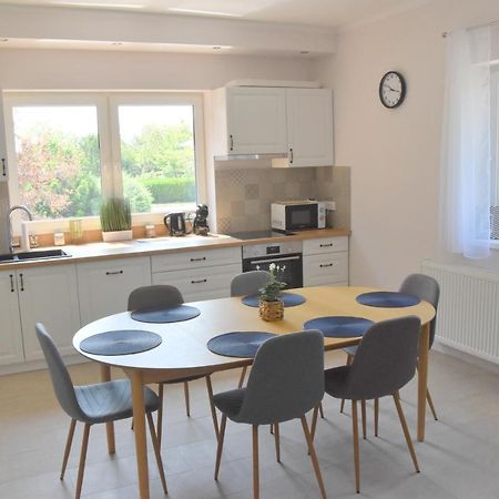 Voeroesko Apartmanhaz Balatonalmádi Exteriör bild