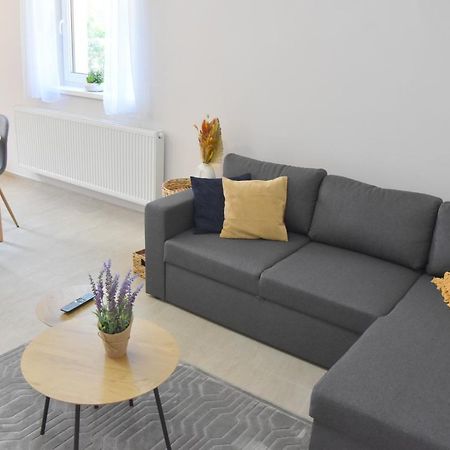 Voeroesko Apartmanhaz Balatonalmádi Exteriör bild