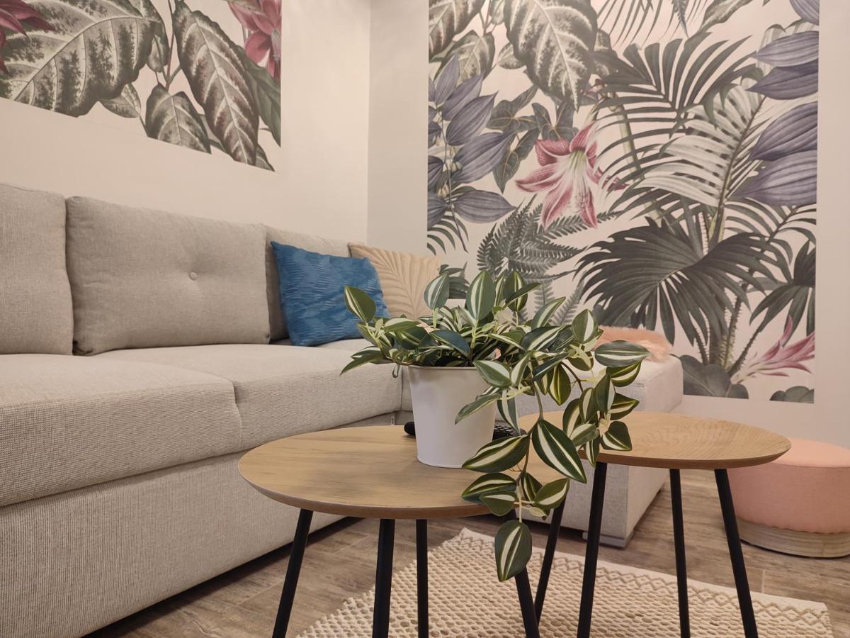Voeroesko Apartmanhaz Balatonalmádi Exteriör bild
