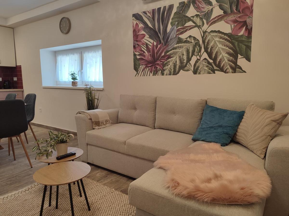 Voeroesko Apartmanhaz Balatonalmádi Exteriör bild