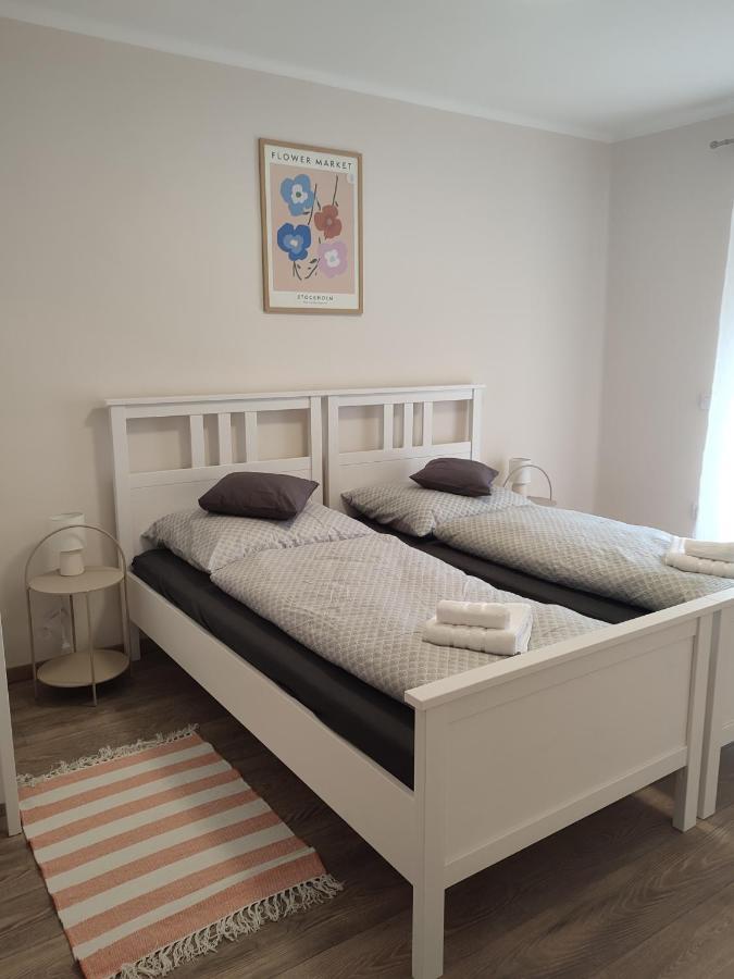 Voeroesko Apartmanhaz Balatonalmádi Exteriör bild