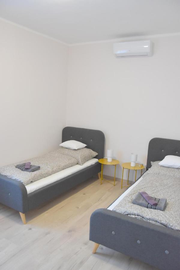 Voeroesko Apartmanhaz Balatonalmádi Exteriör bild