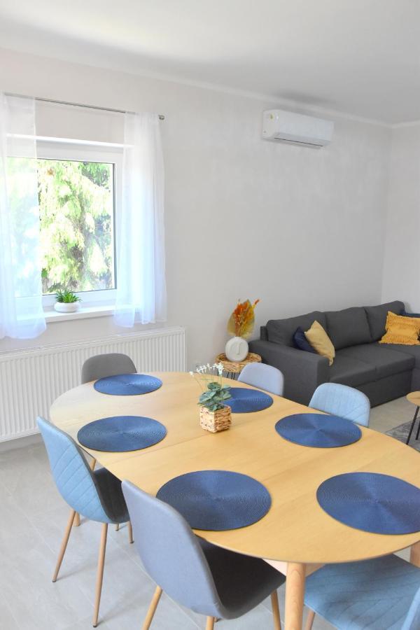 Voeroesko Apartmanhaz Balatonalmádi Exteriör bild