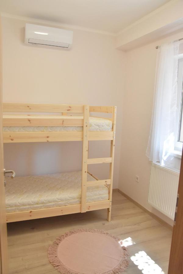 Voeroesko Apartmanhaz Balatonalmádi Exteriör bild
